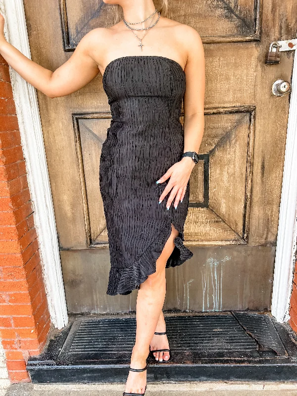 Black Crinkle Strapless Dress